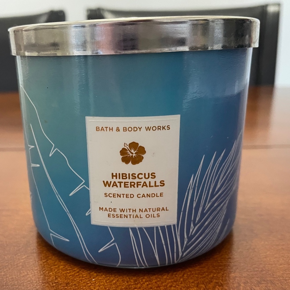 Bath and Bodywork’s Candle. 14.5 oz. Hibiscus Waterfalls. New.